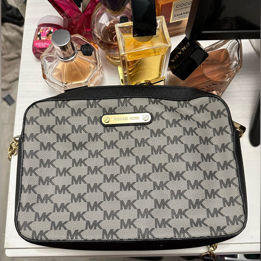 Michael Kors cross body bag.